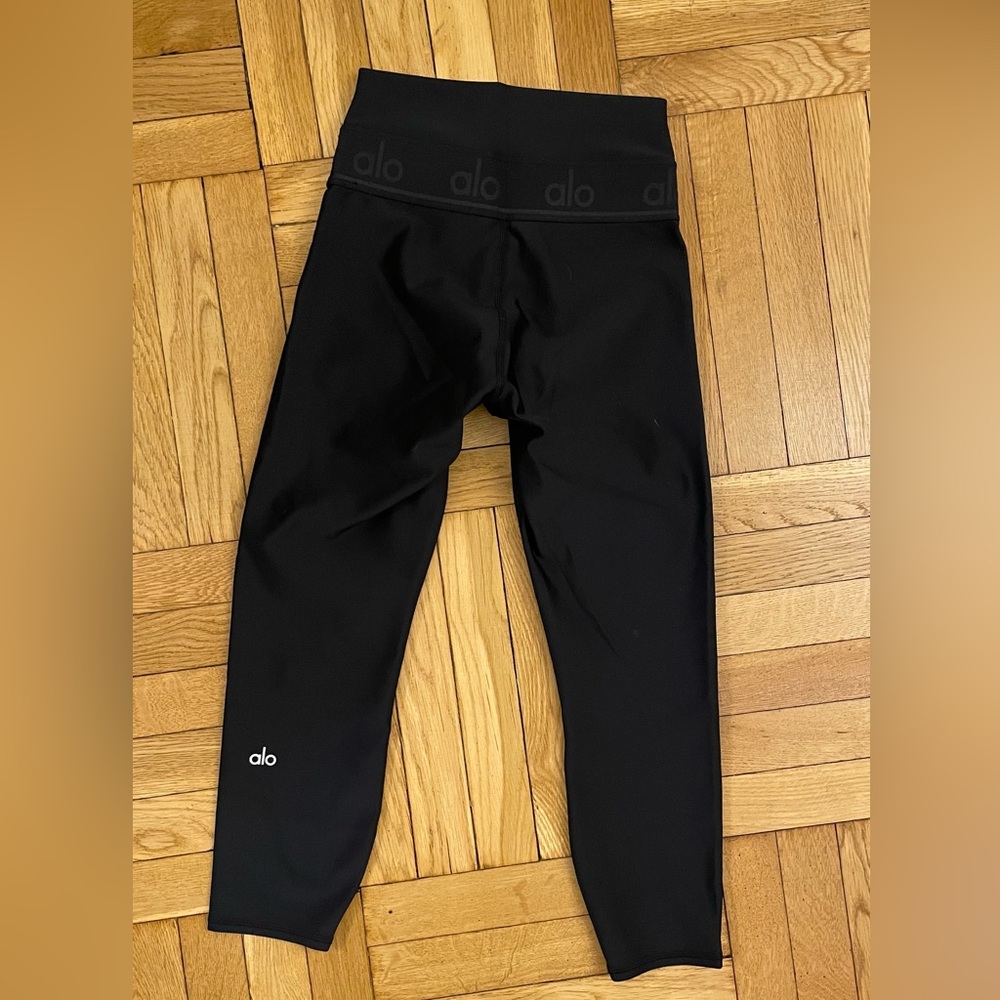 ALO Yoga Airlift Capri Leggings